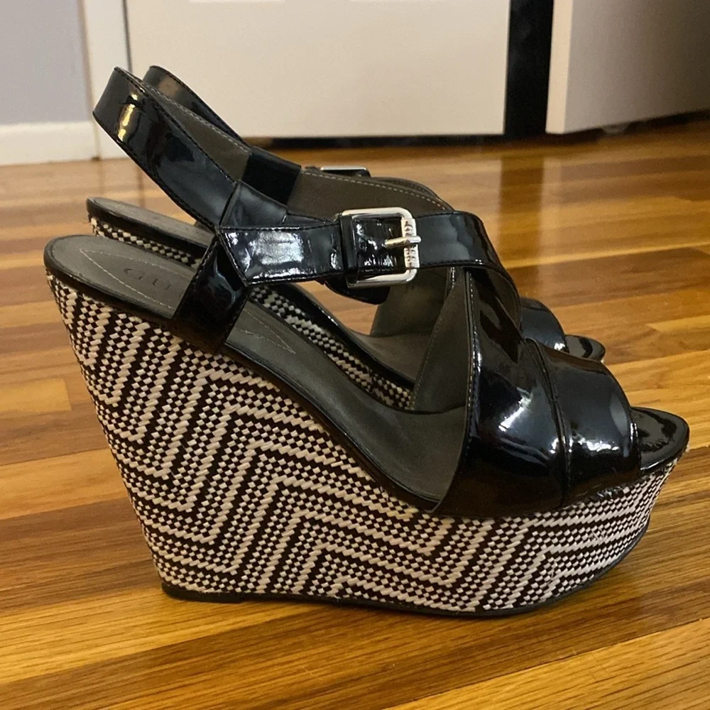 Guess Women’s Black and White Striped Wedges Size 9